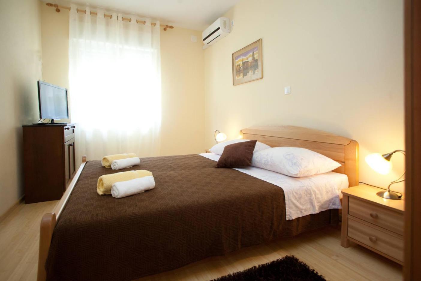 Apartments Beautiful Sandy Beach Split Exterior photo
